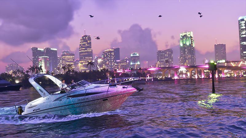 Le hors-bord Squalo devant la skyline de Vice City